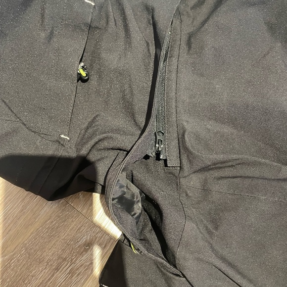 Waterproof women’s raincoat - black - Picture 3 of 5
